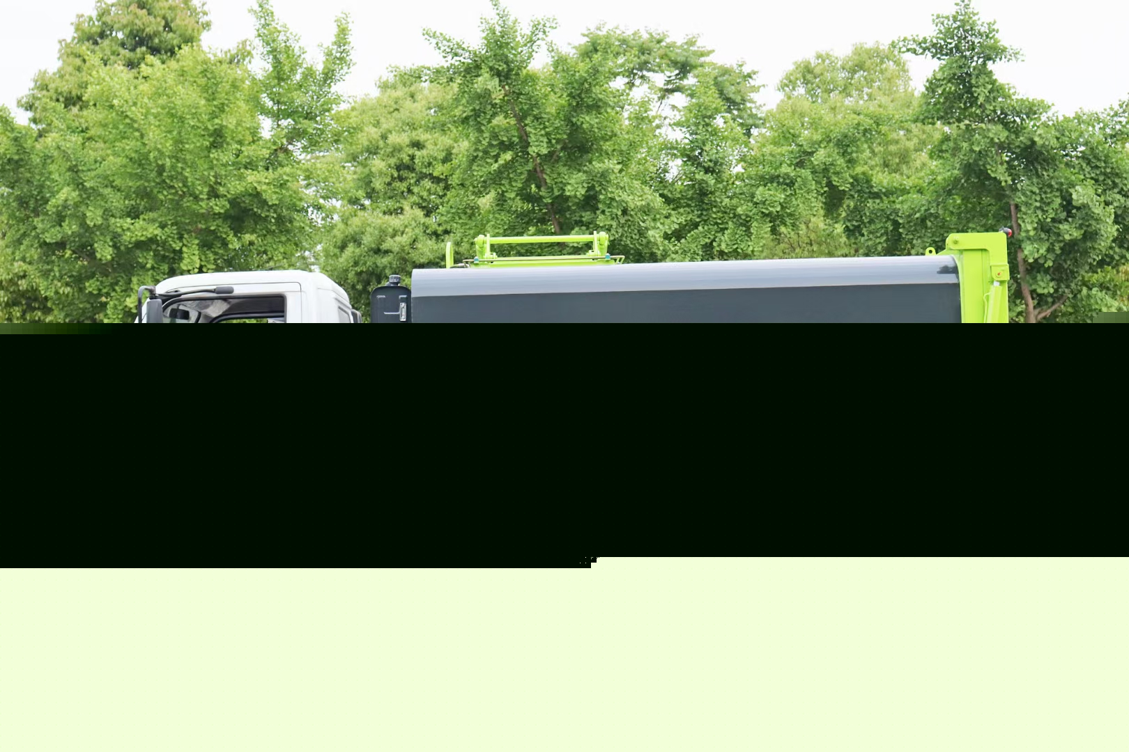 東風(fēng)小多利卡7方側(cè)裝掛桶壓縮垃圾車